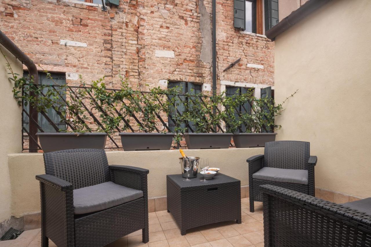 Sant'Aponal Cozy Apartment With Balcony R&R Venedig Exterior foto