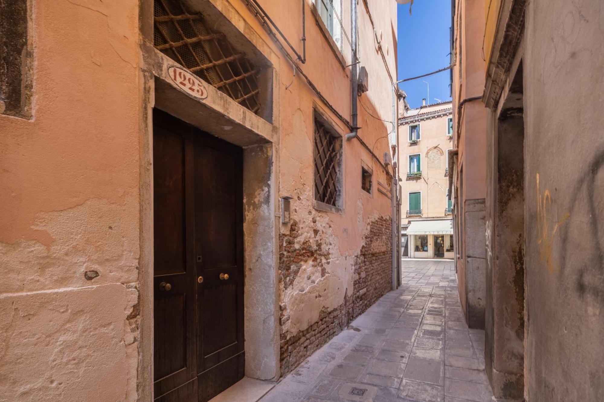 Sant'Aponal Cozy Apartment With Balcony R&R Venedig Exterior foto